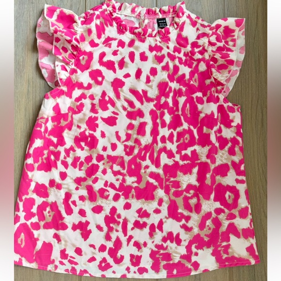 SHEIN Tops - SHEIN Pink and White Leopard Print Shirt Size Medium excellent condition